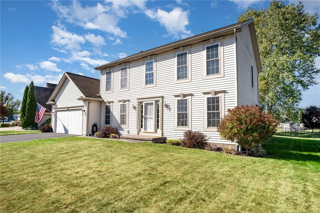 293 Whispering Pines Circle, Greece, New York 1461, Greece, New York 14612, 3 Bedrooms Bedrooms, 7 Rooms Rooms,2 BathroomsBathrooms,Residential,For Sale,293 Whispering Pines Circle, Greece, New York 1461,0,R1649850