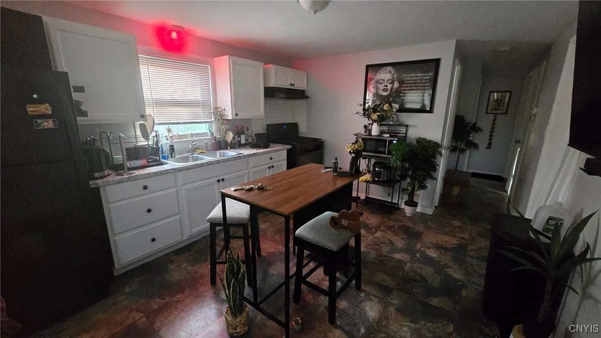 614 Breman Avenue, Salina, New York 13211, Salina, New York 13211, 3 Bedrooms Bedrooms, 5 Rooms Rooms,1 BathroomBathrooms,Residential Lease,For Rent,614 Breman Avenue, Salina, New York 13211,0,S1649903