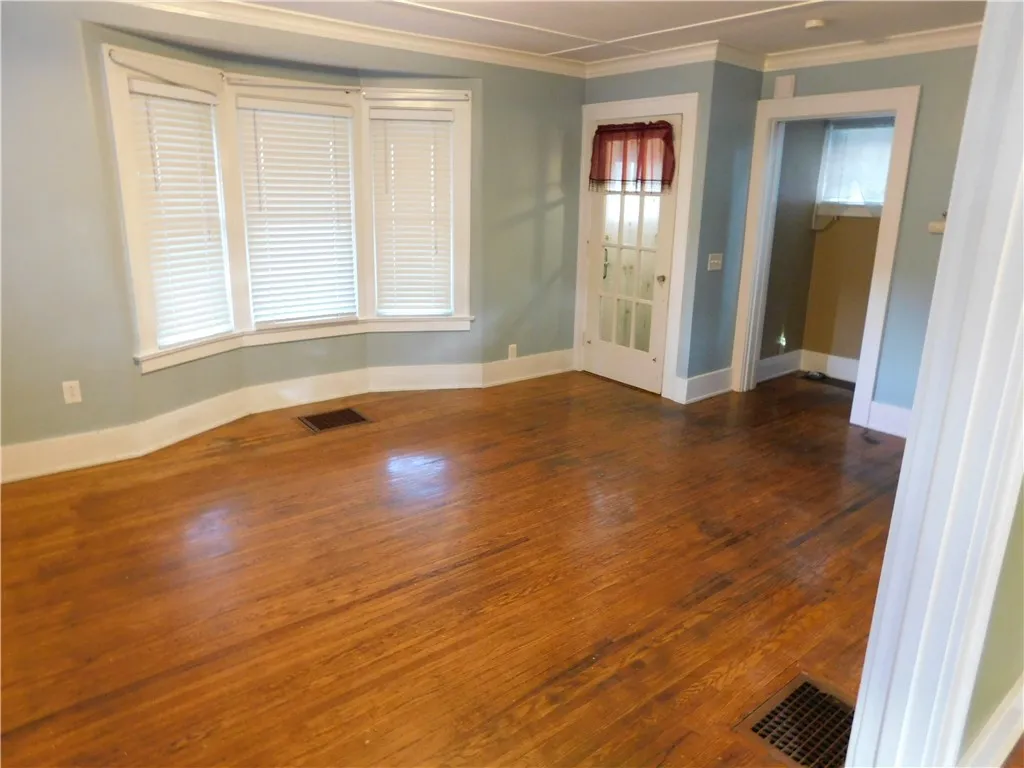 125 West High, Rochester, New York 14619, Rochester, New York 14619, 3 Bedrooms Bedrooms, 7 Rooms Rooms,1 BathroomBathrooms,Residential Lease,For Rent,125 West High, Rochester, New York 14619,0,R1649656