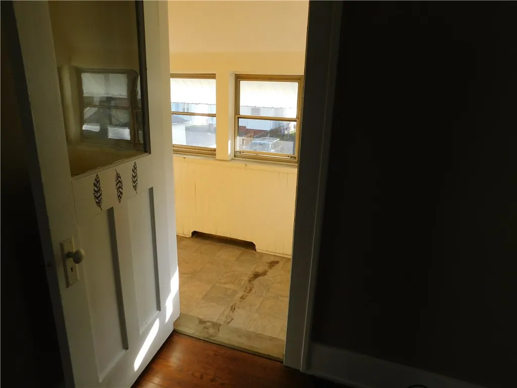 125 West High, Rochester, New York 14619, Rochester, New York 14619, 3 Bedrooms Bedrooms, 7 Rooms Rooms,1 BathroomBathrooms,Residential Lease,For Rent,125 West High, Rochester, New York 14619,0,R1649656