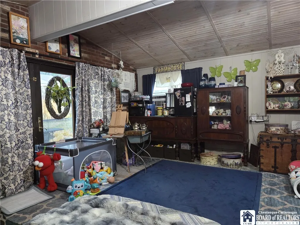 240 Howard Avenue, Ellicott, New York 14701, Ellicott, New York 14701, 6 Bedrooms Bedrooms, 12 Rooms Rooms,2 BathroomsBathrooms,Residential,For Sale,240 Howard Avenue, Ellicott, New York 14701,0,R1649603