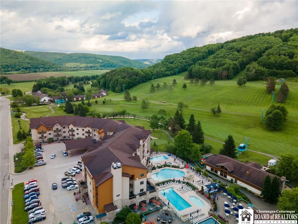 4 Tamarack Drive 403, Ellicottville, New York 1473, Ellicottville, New York 14731, 1 Bedroom Bedrooms, 5 Rooms Rooms,2 BathroomsBathrooms,Residential,For Sale,4 Tamarack Drive 403, Ellicottville, New York 1473,0,R1647815