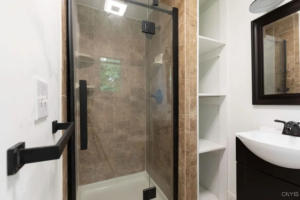 117 Treeland Circle, Geddes, New York 13219, Geddes, New York 13219, 4 Bedrooms Bedrooms, 11 Rooms Rooms,2 BathroomsBathrooms,Residential Lease,For Rent,117 Treeland Circle, Geddes, New York 13219,0,S1649918