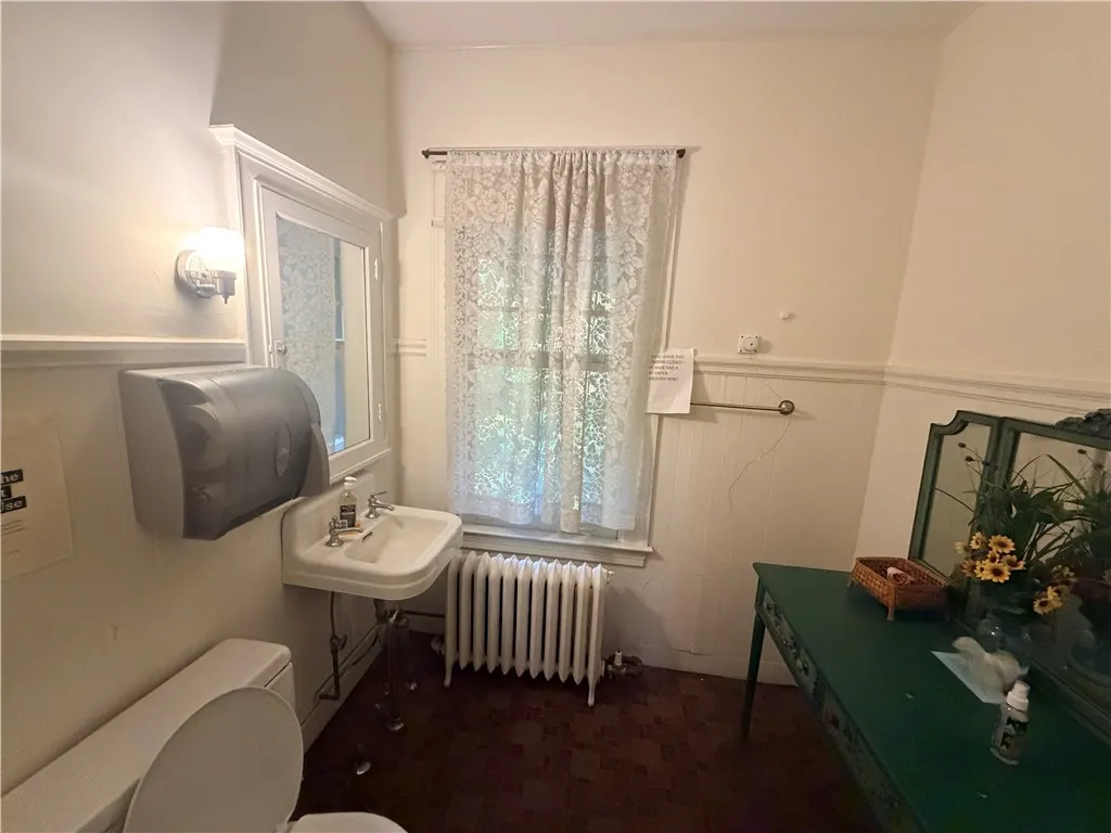 1441 East Avenue, Rochester, New York 14610, Rochester, New York 14610, ,Commercial Lease,For Rent,1441 East Avenue, Rochester, New York 14610,0,R1649621