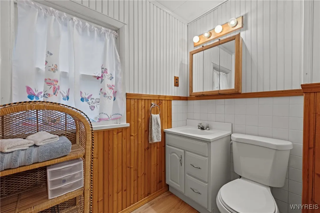 1st floor bath