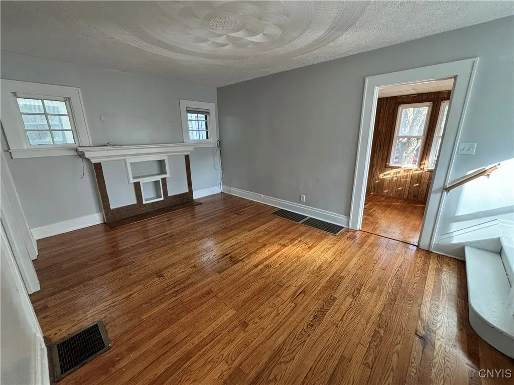 144 Ruth Avenue, Syracuse, New York 13210, Syracuse, New York 13210, 3 Bedrooms Bedrooms, 8 Rooms Rooms,2 BathroomsBathrooms,Residential,For Sale,144 Ruth Avenue, Syracuse, New York 13210,0,S1649884