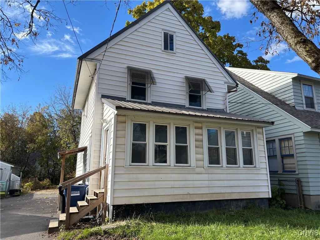 144 Ruth Avenue, Syracuse, New York 13210, Syracuse, New York 13210, 3 Bedrooms Bedrooms, 8 Rooms Rooms,2 BathroomsBathrooms,Residential,For Sale,144 Ruth Avenue, Syracuse, New York 13210,0,S1649884