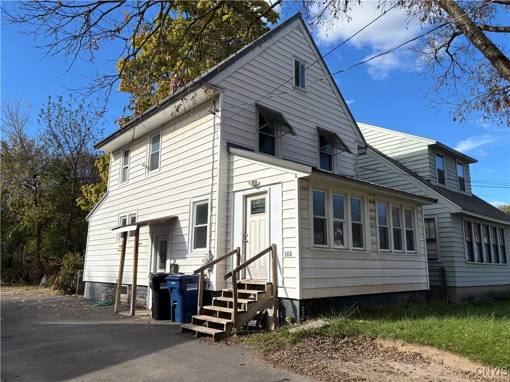 144 Ruth Avenue, Syracuse, New York 13210, Syracuse, New York 13210, 3 Bedrooms Bedrooms, 8 Rooms Rooms,2 BathroomsBathrooms,Residential,For Sale,144 Ruth Avenue, Syracuse, New York 13210,0,S1649884