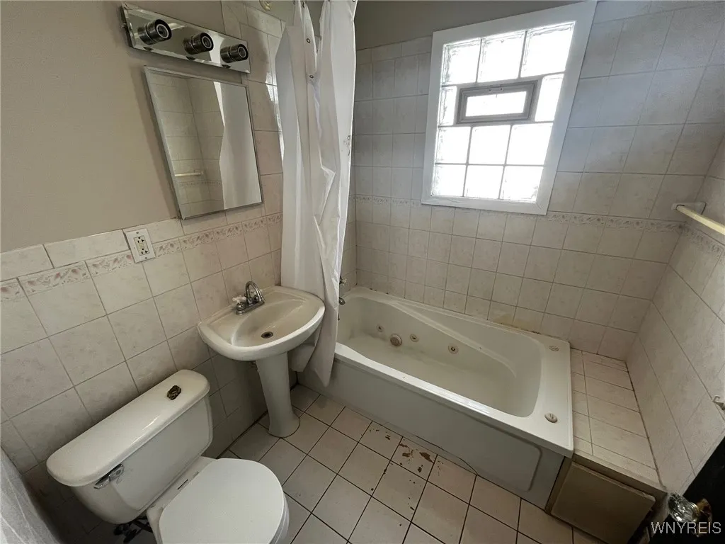 87 Hagen Street, Buffalo, New York 14211, Buffalo, New York 14211, 4 Bedrooms Bedrooms, 7 Rooms Rooms,1 BathroomBathrooms,Residential,For Sale,87 Hagen Street, Buffalo, New York 14211,0,B1649264