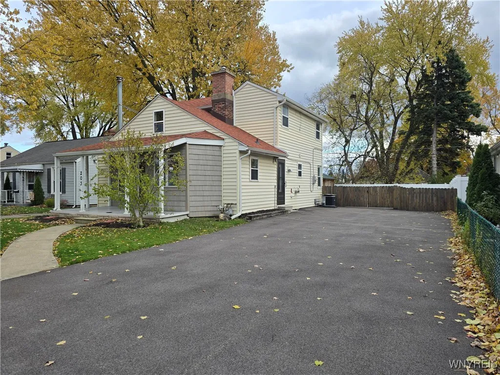 203 Edward Street, North Tonawanda, New York 14120, North Tonawanda, New York 14120, 4 Bedrooms Bedrooms, 7 Rooms Rooms,1 BathroomBathrooms,Residential,For Sale,203 Edward Street, North Tonawanda, New York 14120,0,B1649924