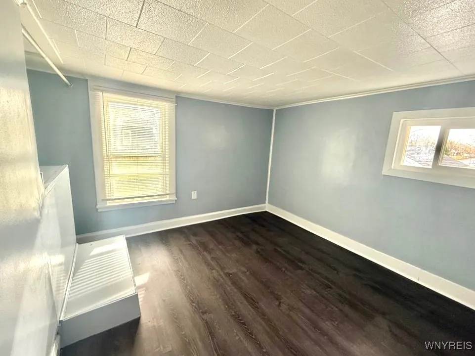 300 Springville Avenue 2, Amherst, New York 14226, Amherst, New York 14226, 1 Bedroom Bedrooms, 4 Rooms Rooms,1 BathroomBathrooms,Residential Lease,For Rent,300 Springville Avenue 2, Amherst, New York 14226,0,B1649881