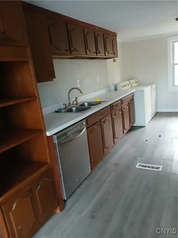 158 Parkway Drive, Syracuse, New York 13207, Syracuse, New York 13207, 4 Bedrooms Bedrooms, 8 Rooms Rooms,2 BathroomsBathrooms,Residential,For Sale,158 Parkway Drive, Syracuse, New York 13207,0,S1649950