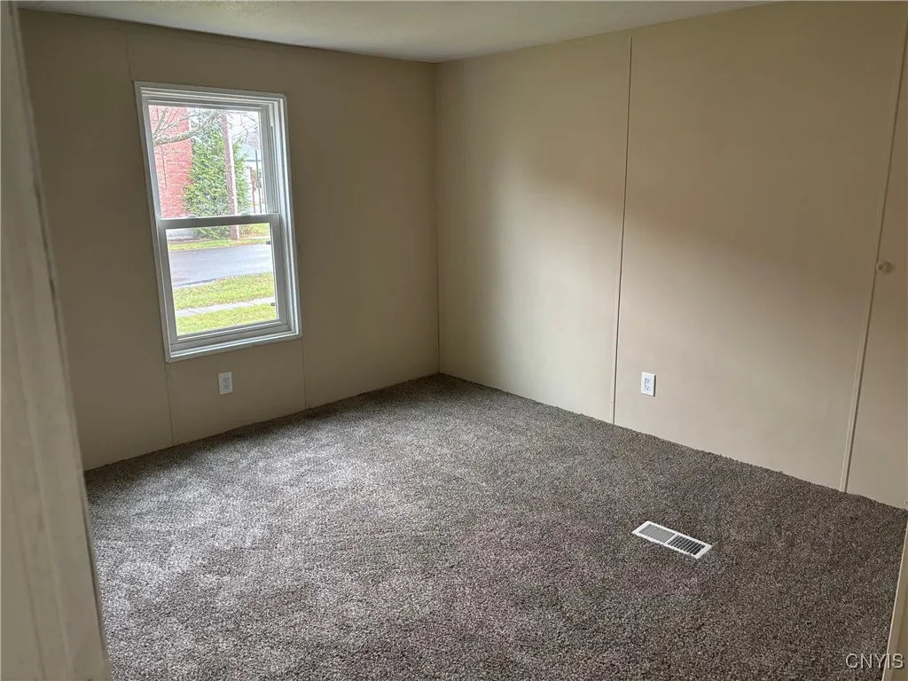 1 Mill Street, Kirkland, New York 13321, Kirkland, New York 13321, 3 Bedrooms Bedrooms, 7 Rooms Rooms,2 BathroomsBathrooms,Residential,For Sale,1 Mill Street, Kirkland, New York 13321,0,S1649866