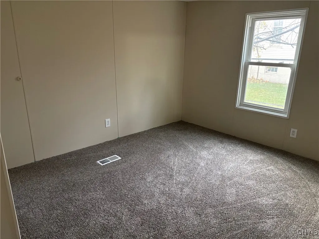 1 Mill Street, Kirkland, New York 13321, Kirkland, New York 13321, 3 Bedrooms Bedrooms, 7 Rooms Rooms,2 BathroomsBathrooms,Residential,For Sale,1 Mill Street, Kirkland, New York 13321,0,S1649866