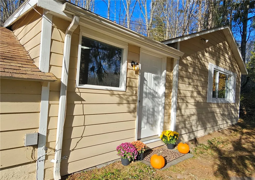 987 Brush Ridge Road, Middletown, New York 12406, Middletown, New York 12406, 2 Bedrooms Bedrooms, 6 Rooms Rooms,1 BathroomBathrooms,Residential,For Sale,987 Brush Ridge Road, Middletown, New York 12406,0,R1649751