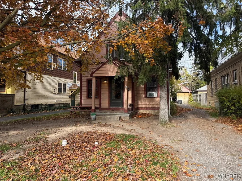 216 Lasalle Avenue, Buffalo, New York 14214, Buffalo, New York 14214, 4 Bedrooms Bedrooms, 6 Rooms Rooms,2 BathroomsBathrooms,Residential,For Sale,216 Lasalle Avenue, Buffalo, New York 14214,0,B1648579