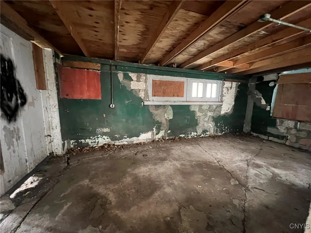 241 Fitch Street, Syracuse, New York 13204, Syracuse, New York 13204, 7 Bedrooms Bedrooms, ,2 BathroomsBathrooms,Residential,For Sale,241 Fitch Street, Syracuse, New York 13204,0,S1649959