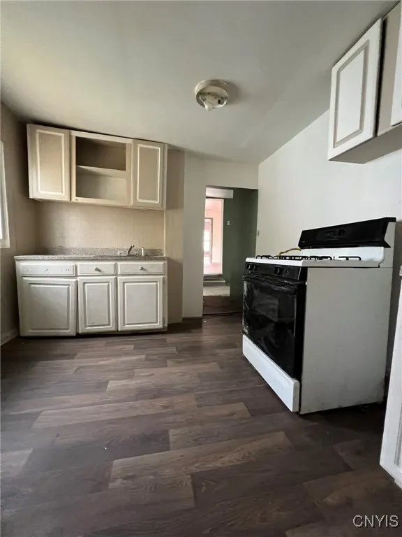 241 Fitch Street, Syracuse, New York 13204, Syracuse, New York 13204, 7 Bedrooms Bedrooms, ,2 BathroomsBathrooms,Residential,For Sale,241 Fitch Street, Syracuse, New York 13204,0,S1649959