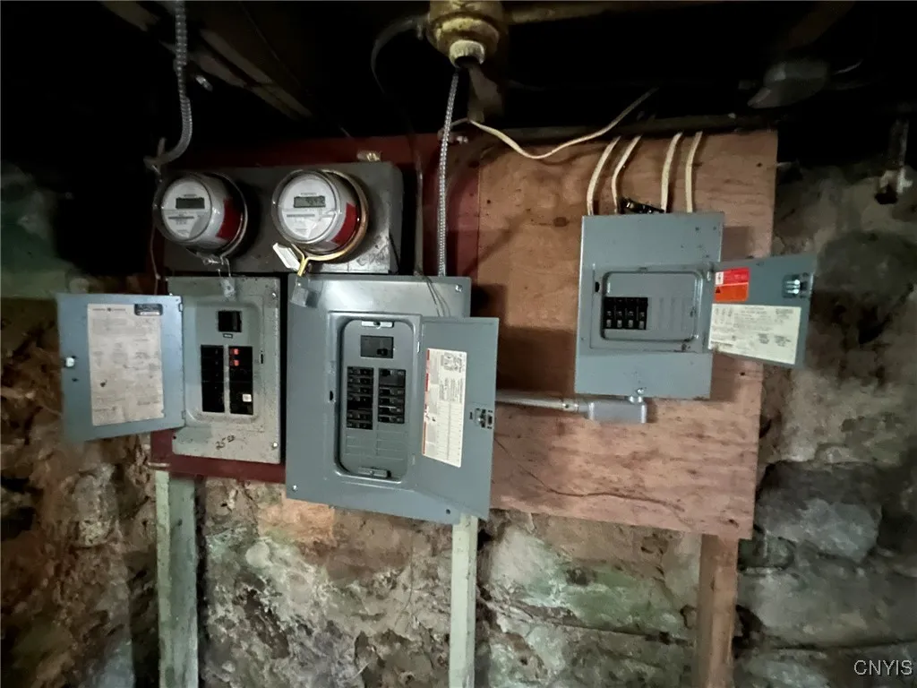 241 Fitch Street, Syracuse, New York 13204, Syracuse, New York 13204, 7 Bedrooms Bedrooms, ,2 BathroomsBathrooms,Residential,For Sale,241 Fitch Street, Syracuse, New York 13204,0,S1649959