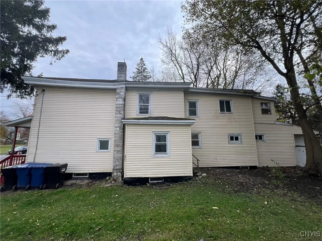 241 Fitch Street, Syracuse, New York 13204, Syracuse, New York 13204, 7 Bedrooms Bedrooms, ,2 BathroomsBathrooms,Residential,For Sale,241 Fitch Street, Syracuse, New York 13204,0,S1649959