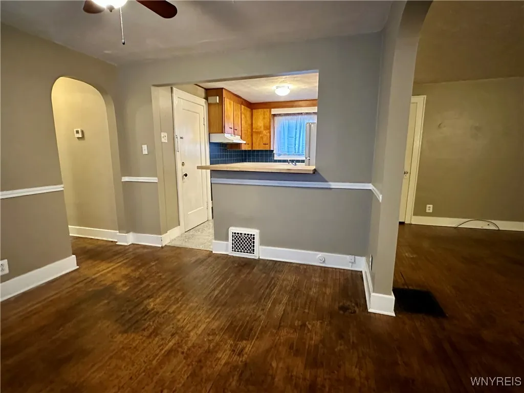 117 Shepard Avenue, Tonawanda, New York 14217, Tonawanda, New York 14217, 2 Bedrooms Bedrooms, 6 Rooms Rooms,1 BathroomBathrooms,Residential Lease,For Rent,117 Shepard Avenue, Tonawanda, New York 14217,0,B1649568