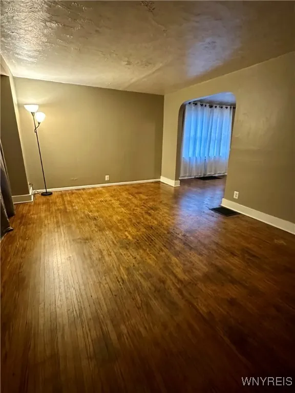 117 Shepard Avenue, Tonawanda, New York 14217, Tonawanda, New York 14217, 2 Bedrooms Bedrooms, 6 Rooms Rooms,1 BathroomBathrooms,Residential Lease,For Rent,117 Shepard Avenue, Tonawanda, New York 14217,0,B1649568