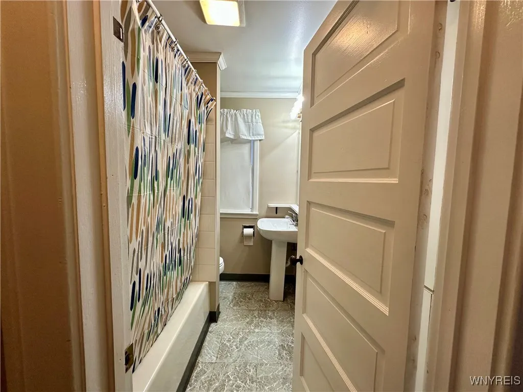 117 Shepard Avenue, Tonawanda, New York 14217, Tonawanda, New York 14217, 2 Bedrooms Bedrooms, 6 Rooms Rooms,1 BathroomBathrooms,Residential Lease,For Rent,117 Shepard Avenue, Tonawanda, New York 14217,0,B1649568