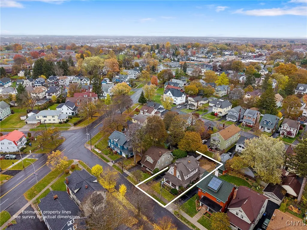 One of the proudest and most storied neighborhoods in CNY, Eastwood residents wear their address as a point of pride. Amazing location convenience to shopping, dining, entertainment and so much more.