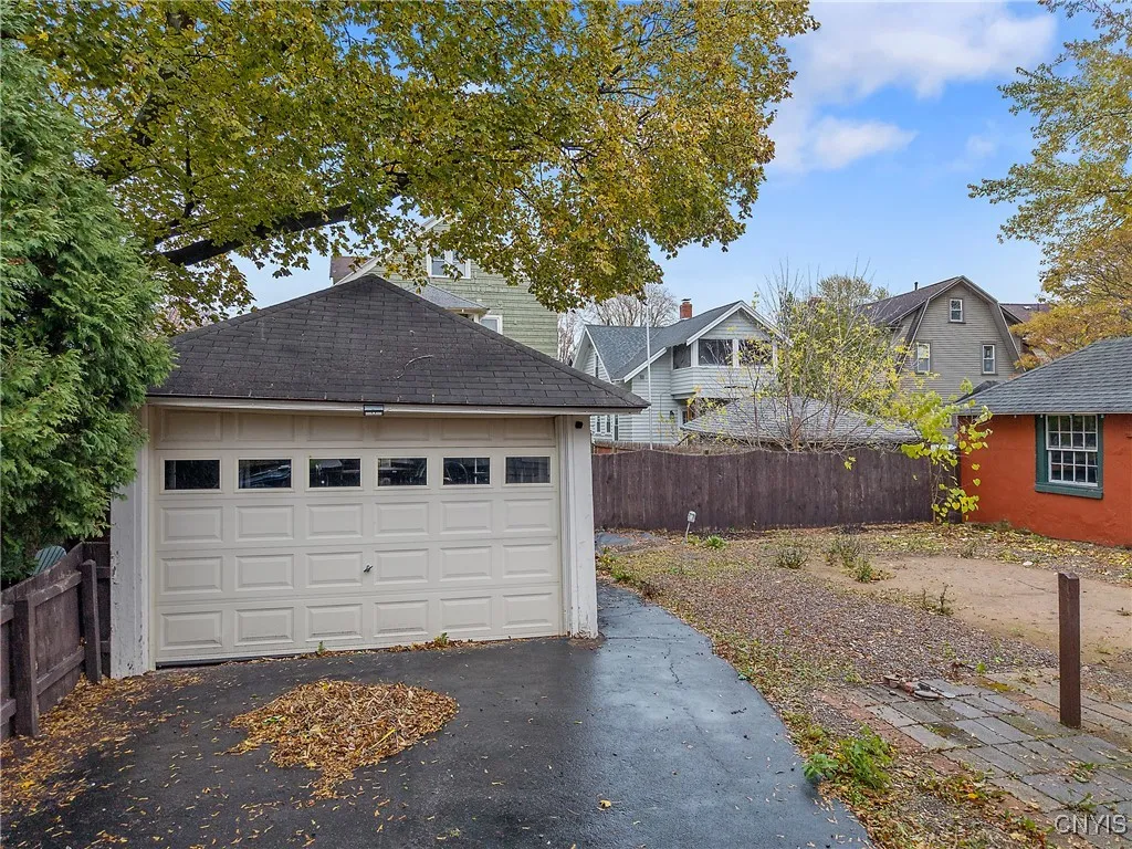Park you car in the garage during the infamous CNY winters, or just use as additional storage for outdoor equipment and landscaping tools.