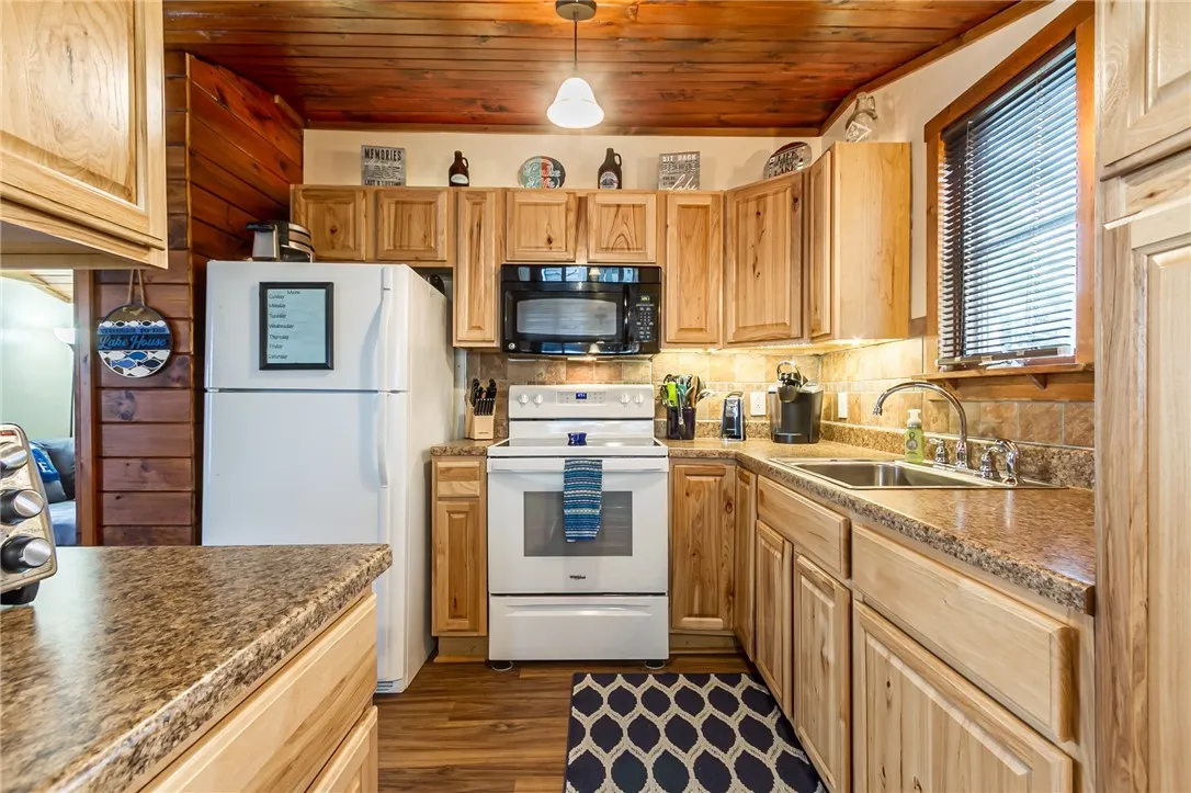 5413 Wadsworth Cove, Geneseo, New York 14454, Geneseo, New York 14454, 2 Bedrooms Bedrooms, 4 Rooms Rooms,1 BathroomBathrooms,Residential,For Sale,5413 Wadsworth Cove, Geneseo, New York 14454,0,R1649809