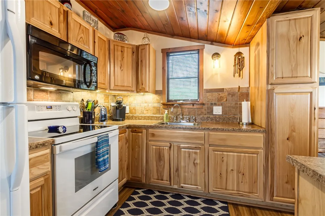 5413 Wadsworth Cove, Geneseo, New York 14454, Geneseo, New York 14454, 2 Bedrooms Bedrooms, 4 Rooms Rooms,1 BathroomBathrooms,Residential,For Sale,5413 Wadsworth Cove, Geneseo, New York 14454,0,R1649809