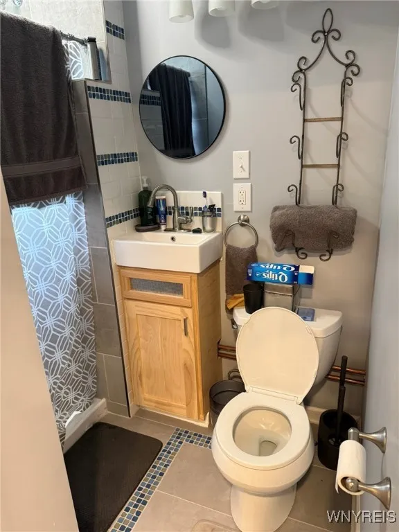 Garage Apartment Bathroom