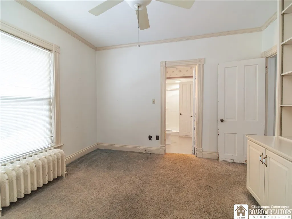 1ST FLOOR BEDROOM / DEN