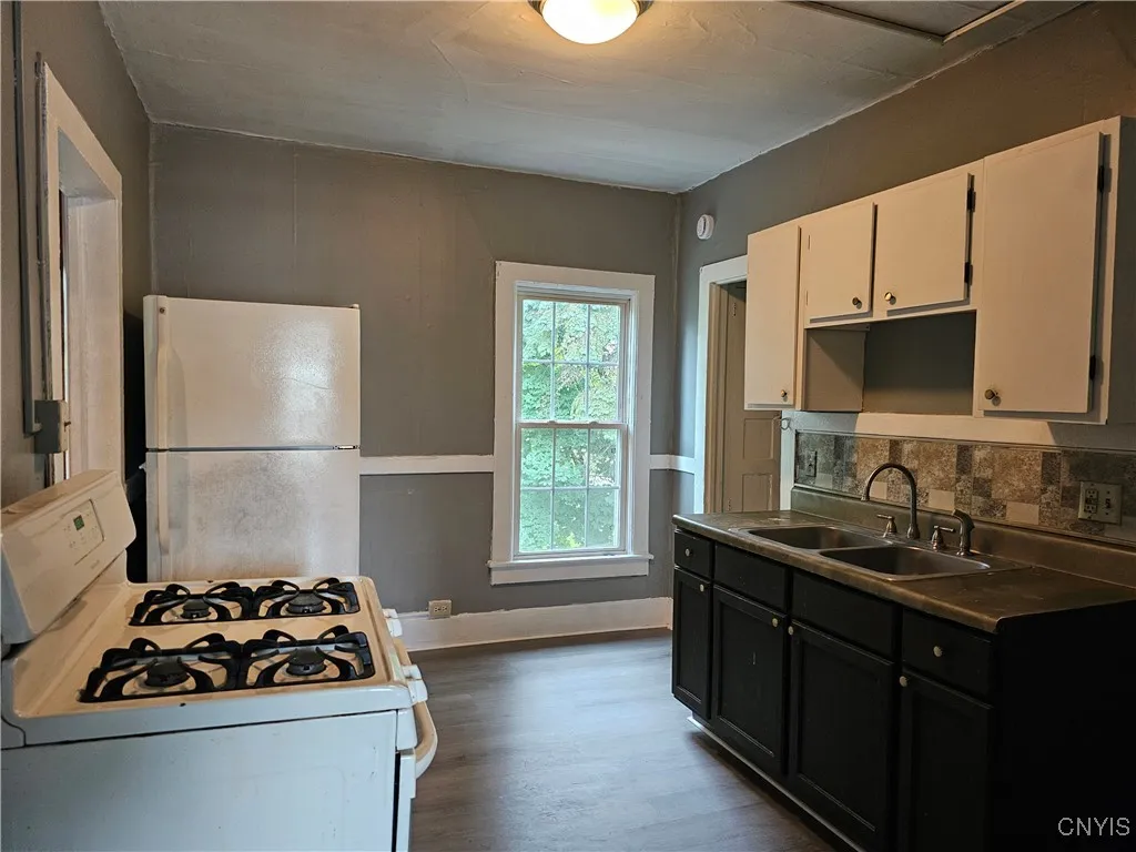 305 Highland Avenue, Dewitt, New York 13057, De Witt, New York 13057, 4 Bedrooms Bedrooms, ,3 BathroomsBathrooms,Residential,For Sale,305 Highland Avenue, Dewitt, New York 13057,0,S1649979