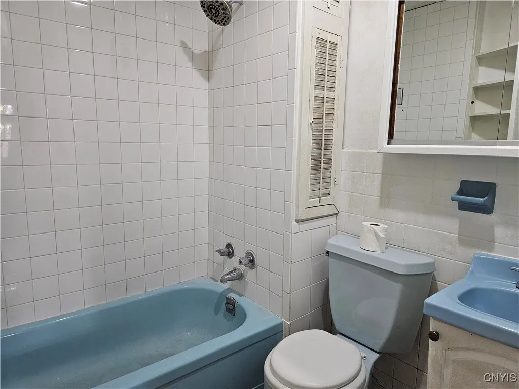 305 Highland Avenue, Dewitt, New York 13057, De Witt, New York 13057, 4 Bedrooms Bedrooms, ,3 BathroomsBathrooms,Residential,For Sale,305 Highland Avenue, Dewitt, New York 13057,0,S1649979