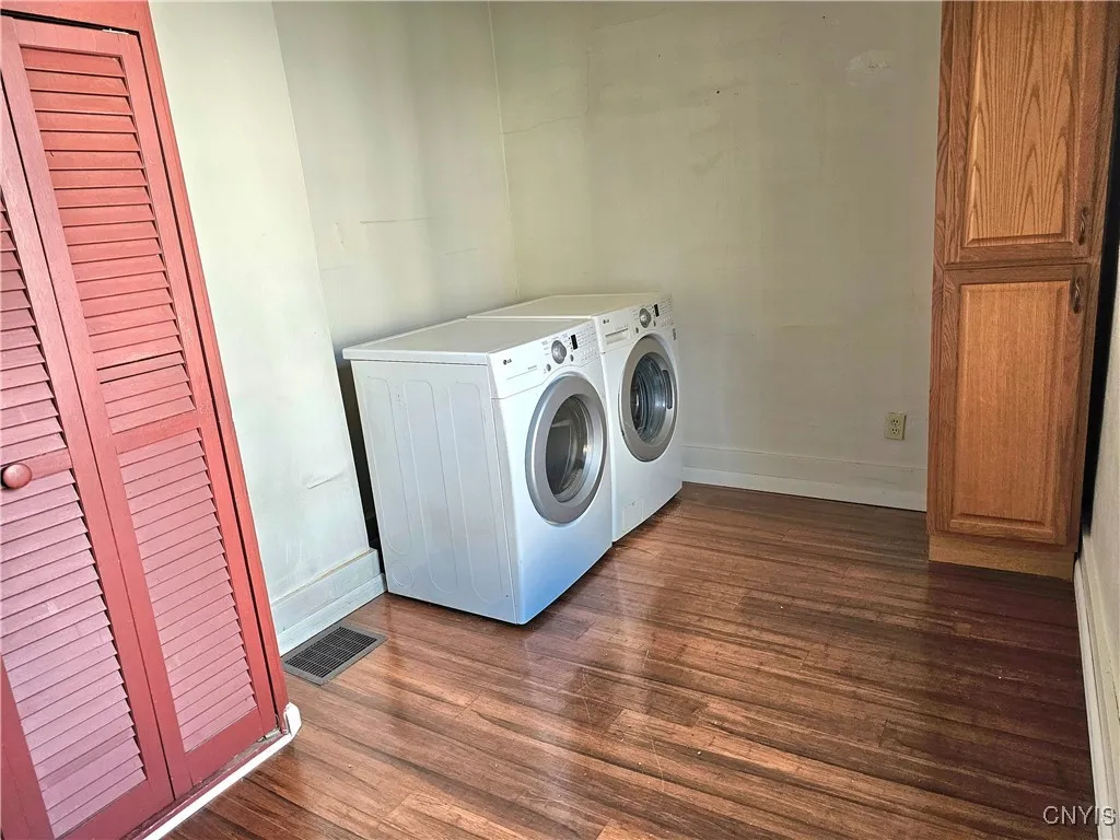 305 Highland Avenue, Dewitt, New York 13057, De Witt, New York 13057, 4 Bedrooms Bedrooms, ,3 BathroomsBathrooms,Residential,For Sale,305 Highland Avenue, Dewitt, New York 13057,0,S1649979