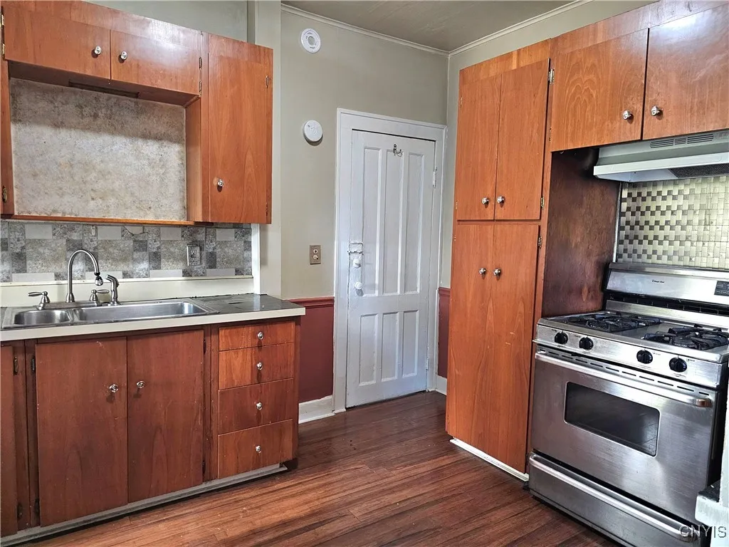 305 Highland Avenue, Dewitt, New York 13057, De Witt, New York 13057, 4 Bedrooms Bedrooms, ,3 BathroomsBathrooms,Residential,For Sale,305 Highland Avenue, Dewitt, New York 13057,0,S1649979