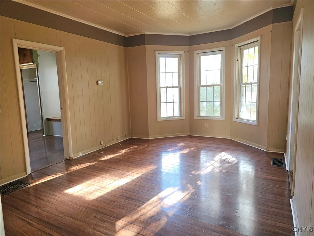 305 Highland Avenue, Dewitt, New York 13057, De Witt, New York 13057, 4 Bedrooms Bedrooms, ,3 BathroomsBathrooms,Residential,For Sale,305 Highland Avenue, Dewitt, New York 13057,0,S1649979