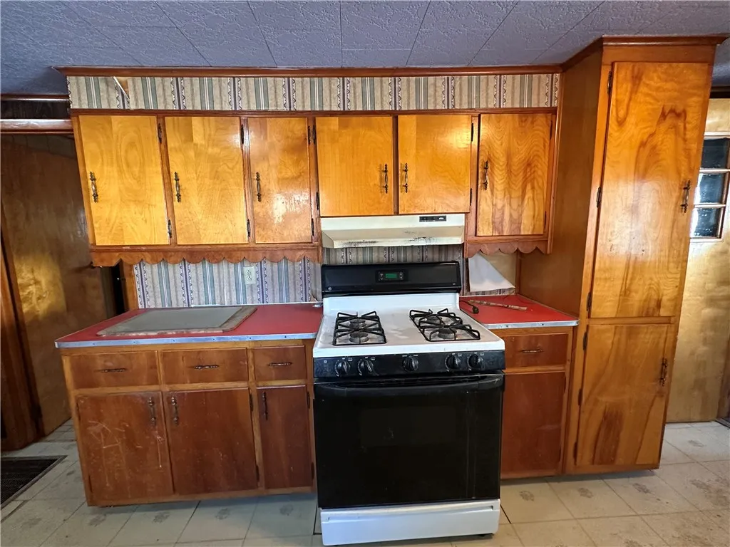 246 South Marvin Street, Smethport Boro, Pennsylva, Smethport Boro, Pennsylvania 16749, 4 Bedrooms Bedrooms, 10 Rooms Rooms,2 BathroomsBathrooms,Residential,For Sale,246 South Marvin Street, Smethport Boro, Pennsylva,0,R1649972