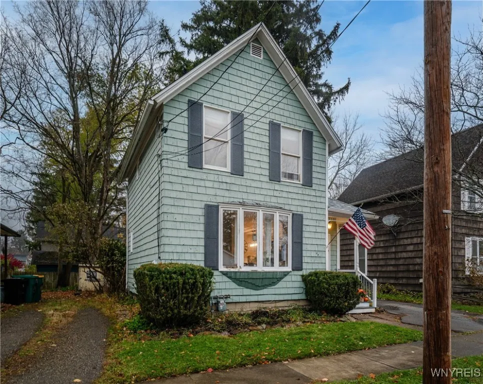 560 Persons Street, Aurora, New York 14052, Aurora, New York 14052, 2 Bedrooms Bedrooms, 6 Rooms Rooms,1 BathroomBathrooms,Residential,For Sale,560 Persons Street, Aurora, New York 14052,0,B1649981