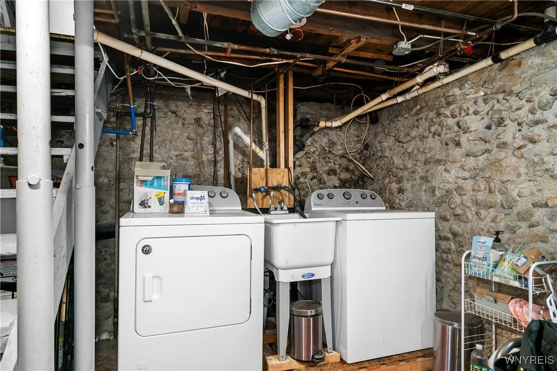 560 Persons Street, Aurora, New York 14052, Aurora, New York 14052, 2 Bedrooms Bedrooms, 6 Rooms Rooms,1 BathroomBathrooms,Residential,For Sale,560 Persons Street, Aurora, New York 14052,0,B1649981