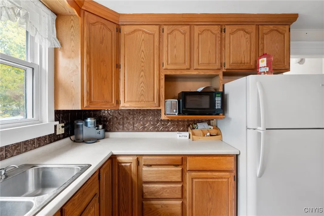 162 Flower Avenue East, Watertown City, New York 1, Watertown City, New York 13601, 4 Bedrooms Bedrooms, 10 Rooms Rooms,1 BathroomBathrooms,Residential,For Sale,162 Flower Avenue East, Watertown City, New York 1,0,S1648395