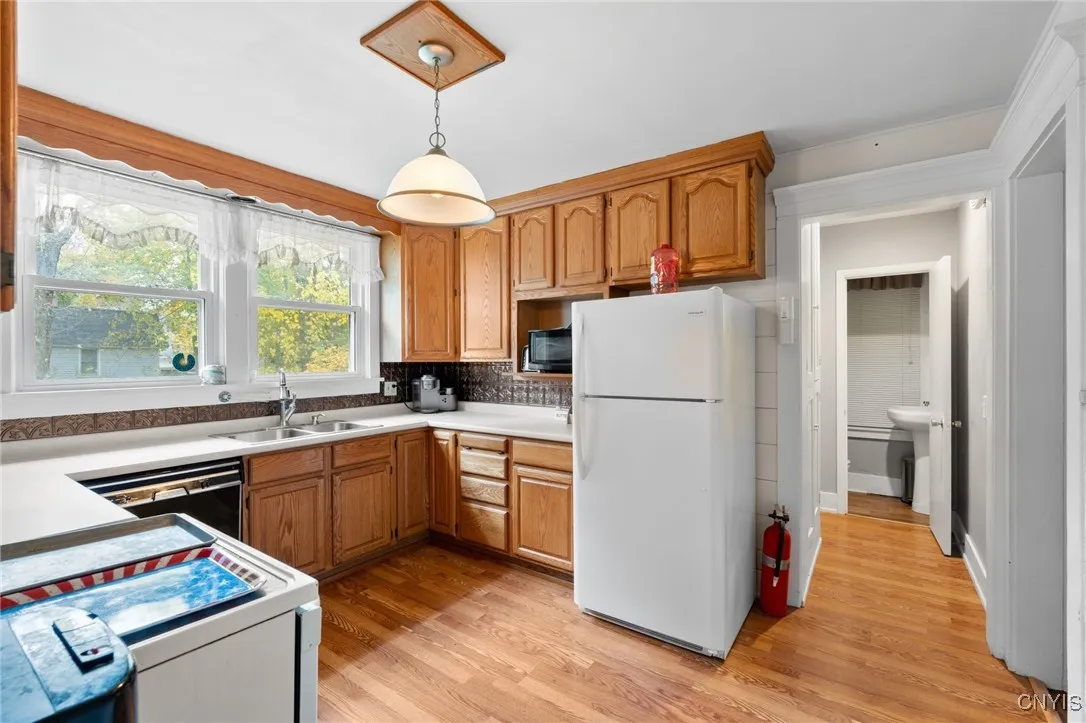 162 Flower Avenue East, Watertown City, New York 1, Watertown City, New York 13601, 4 Bedrooms Bedrooms, 10 Rooms Rooms,1 BathroomBathrooms,Residential,For Sale,162 Flower Avenue East, Watertown City, New York 1,0,S1648395