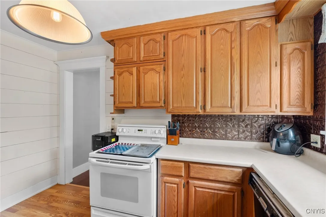 162 Flower Avenue East, Watertown City, New York 1, Watertown City, New York 13601, 4 Bedrooms Bedrooms, 10 Rooms Rooms,1 BathroomBathrooms,Residential,For Sale,162 Flower Avenue East, Watertown City, New York 1,0,S1648395