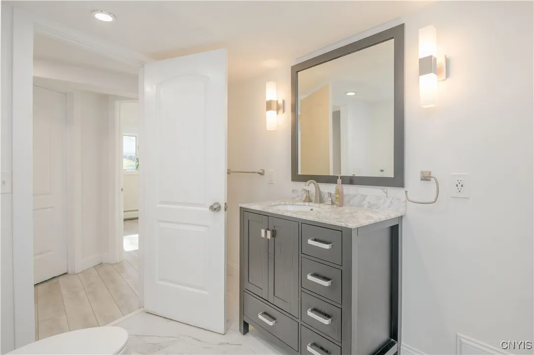 68 Onondaga Street, Skaneateles, New York 13152, Skaneateles, New York 13152, 2 Bedrooms Bedrooms, 8 Rooms Rooms,2 BathroomsBathrooms,Residential Lease,For Rent,68 Onondaga Street, Skaneateles, New York 13152,0,S1649989