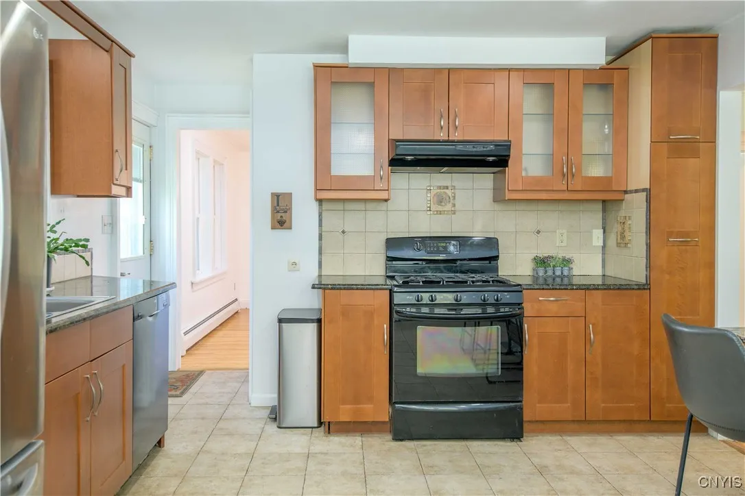 68 Onondaga Street, Skaneateles, New York 13152, Skaneateles, New York 13152, 2 Bedrooms Bedrooms, 8 Rooms Rooms,2 BathroomsBathrooms,Residential Lease,For Rent,68 Onondaga Street, Skaneateles, New York 13152,0,S1649989