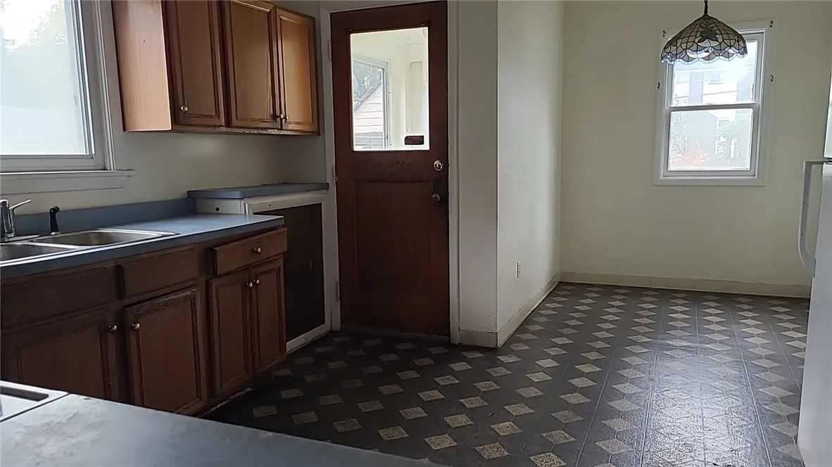 43 Navarre Road, Rochester, New York 14621, Rochester, New York 14621, 4 Bedrooms Bedrooms, 6 Rooms Rooms,1 BathroomBathrooms,Residential,For Sale,43 Navarre Road, Rochester, New York 14621,0,R1649998