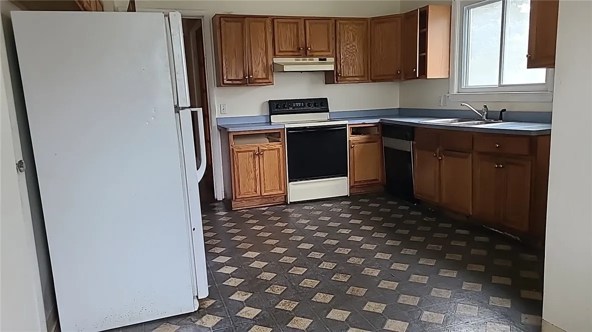 43 Navarre Road, Rochester, New York 14621, Rochester, New York 14621, 4 Bedrooms Bedrooms, 6 Rooms Rooms,1 BathroomBathrooms,Residential,For Sale,43 Navarre Road, Rochester, New York 14621,0,R1649998