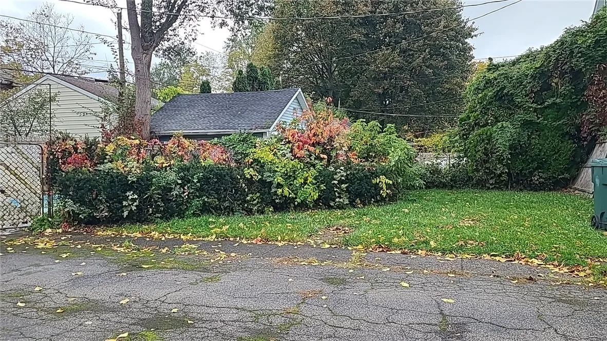 43 Navarre Road, Rochester, New York 14621, Rochester, New York 14621, 4 Bedrooms Bedrooms, 6 Rooms Rooms,1 BathroomBathrooms,Residential,For Sale,43 Navarre Road, Rochester, New York 14621,0,R1649998