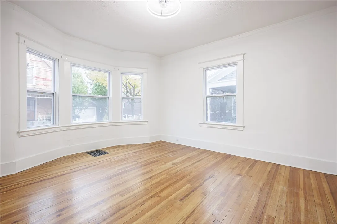 35 Lawton Street, Rochester, New York 14607, Rochester, New York 14607, 3 Bedrooms Bedrooms, 8 Rooms Rooms,1 BathroomBathrooms,Residential Lease,For Rent,35 Lawton Street, Rochester, New York 14607,0,R1649497